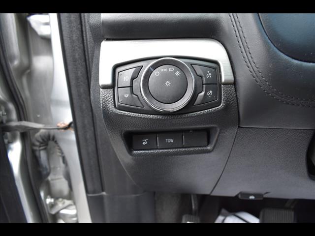2017 Ford Explorer Platinum photo 13