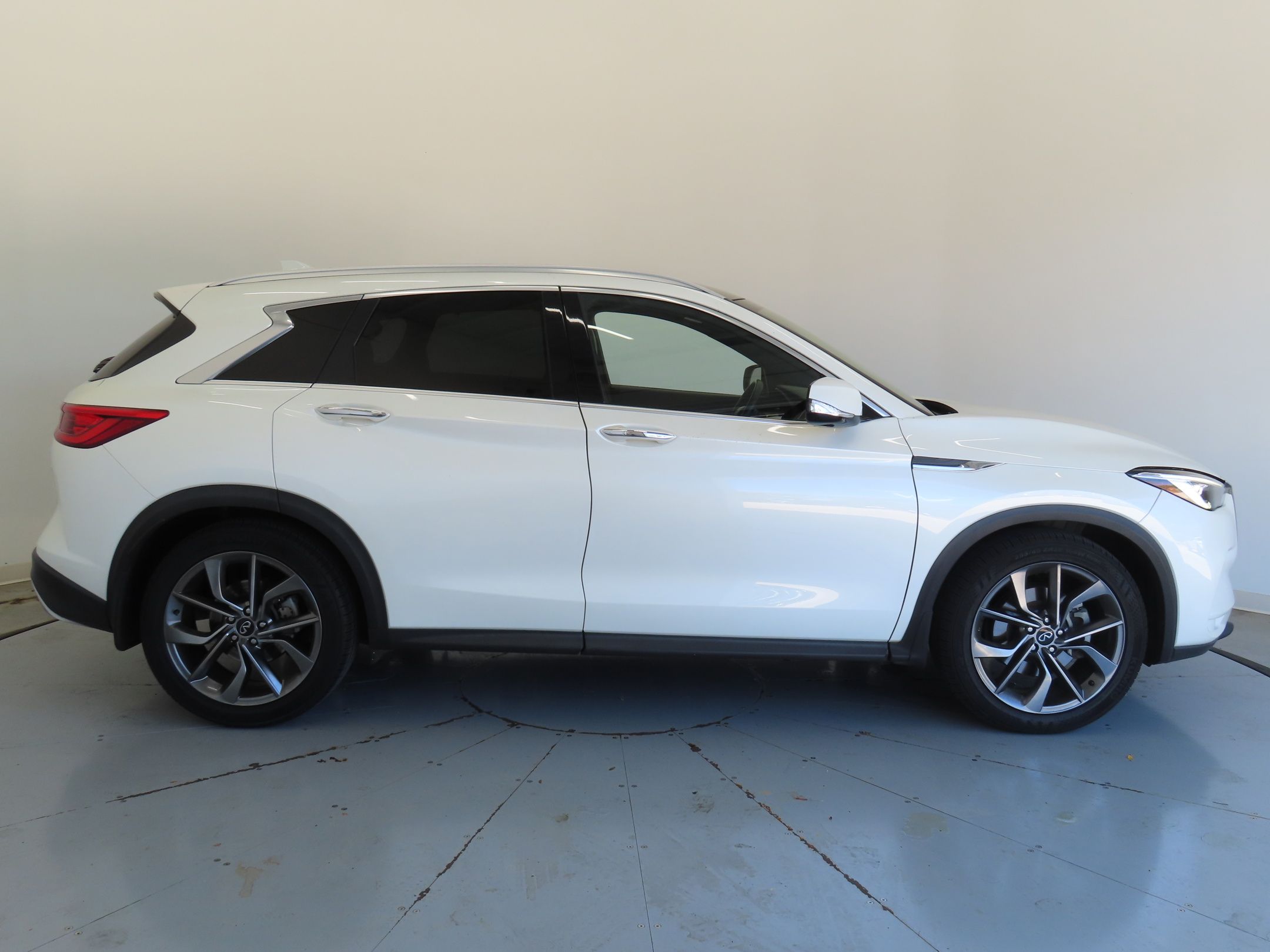 2021 Infiniti QX50 Autograph photo 2