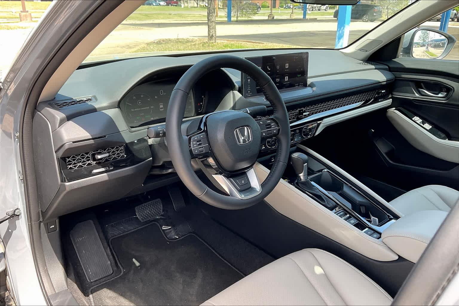 2025 Honda Accord Hybrid Touring photo 8