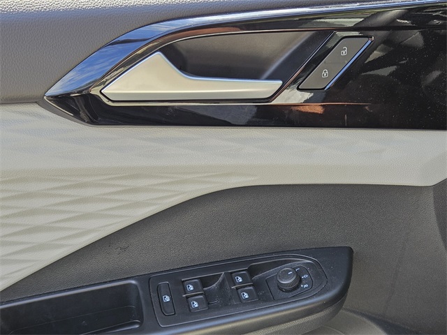 2024 Volkswagen Taos S photo 28