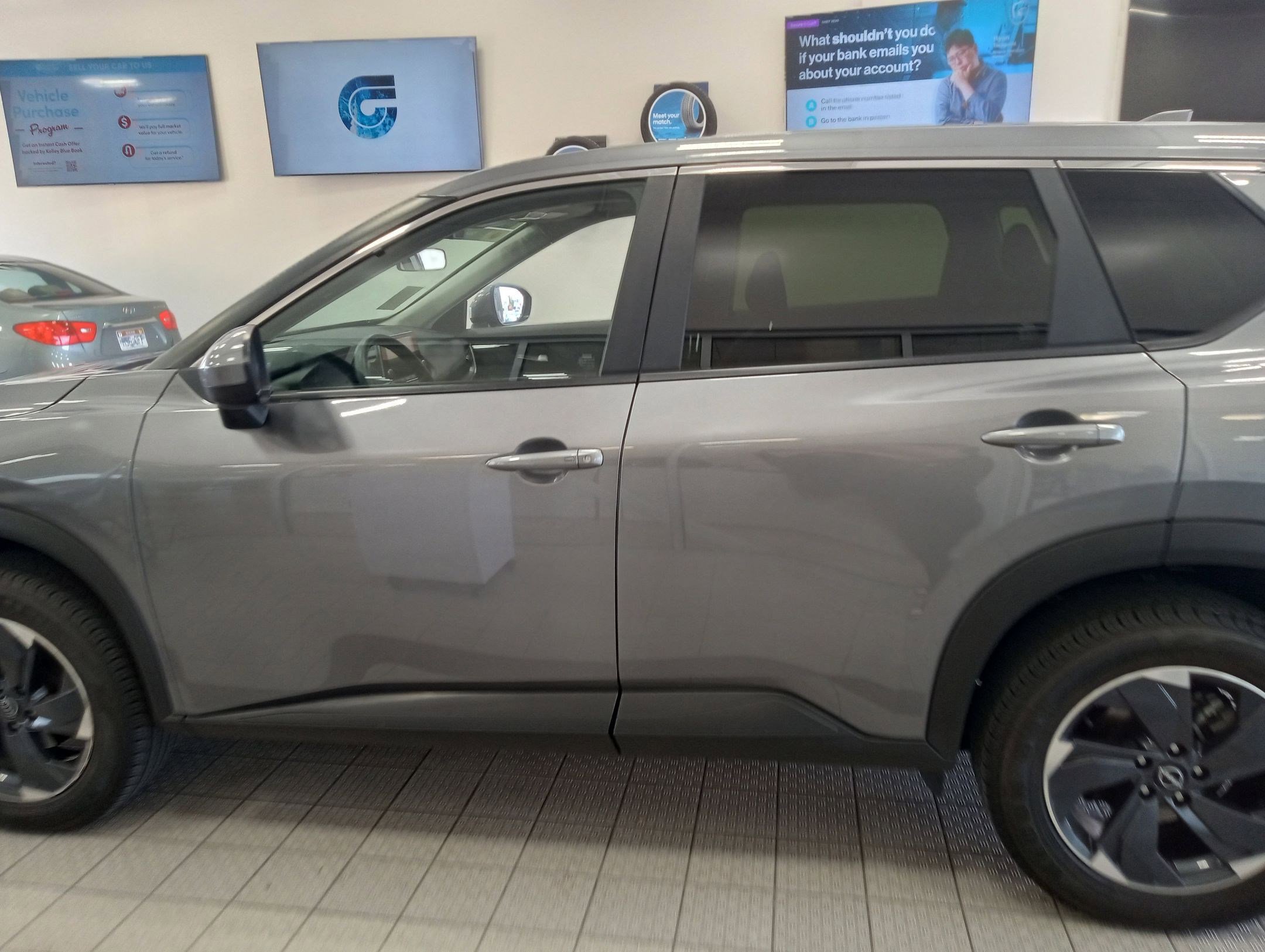 2024 Nissan Rogue SV photo 6