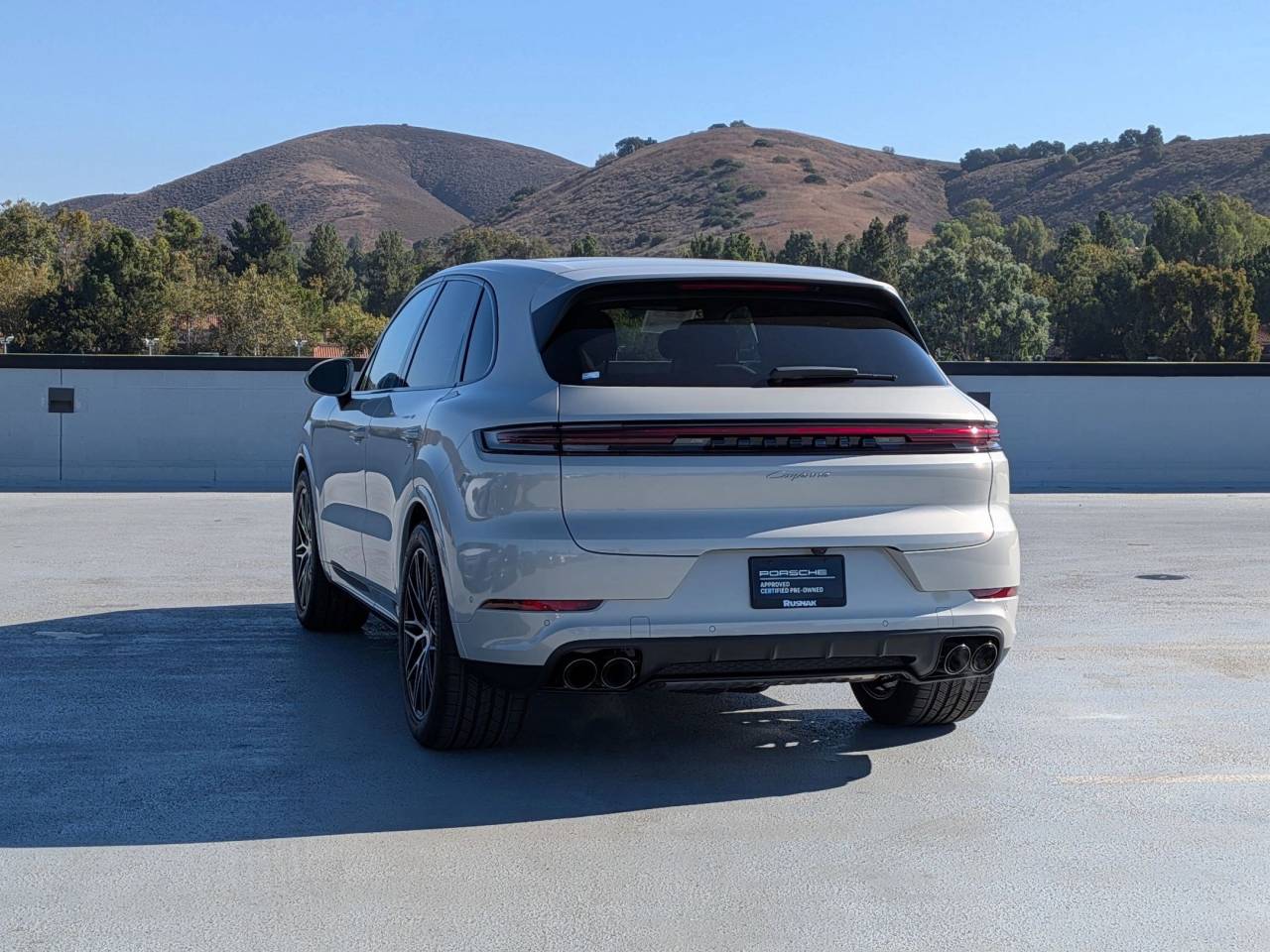 2025 Porsche Cayenne Base photo 2