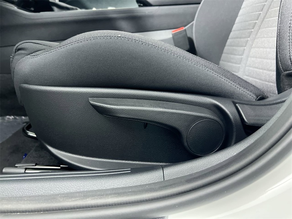 2025 Kia K5 LXS photo 12