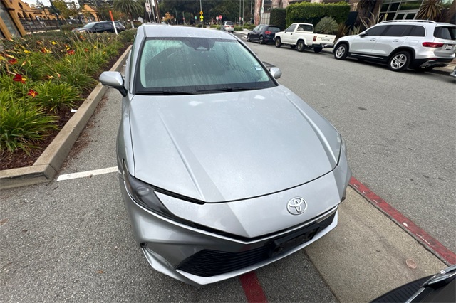 2025 Toyota Camry LE photo 4