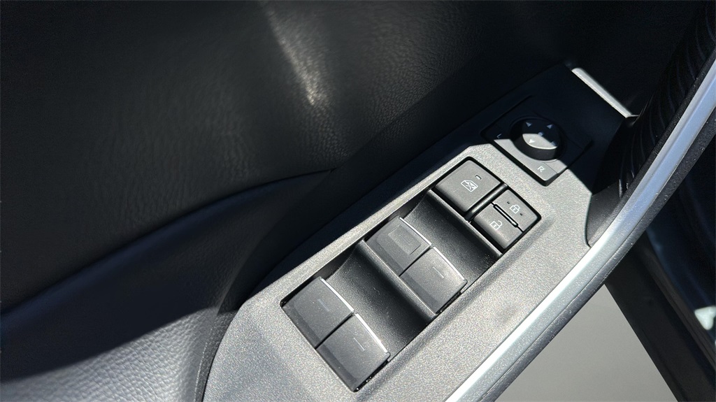 2024 Toyota RAV4 XLE photo 27