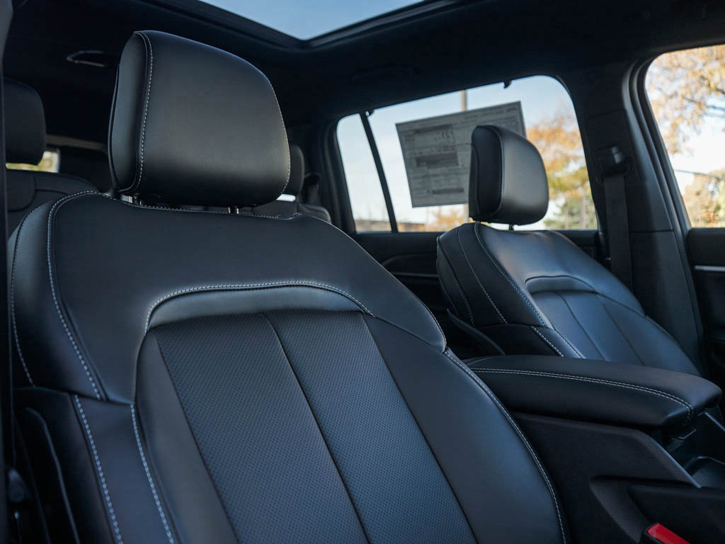 2025 Jeep Grand Cherokee Limited photo 6