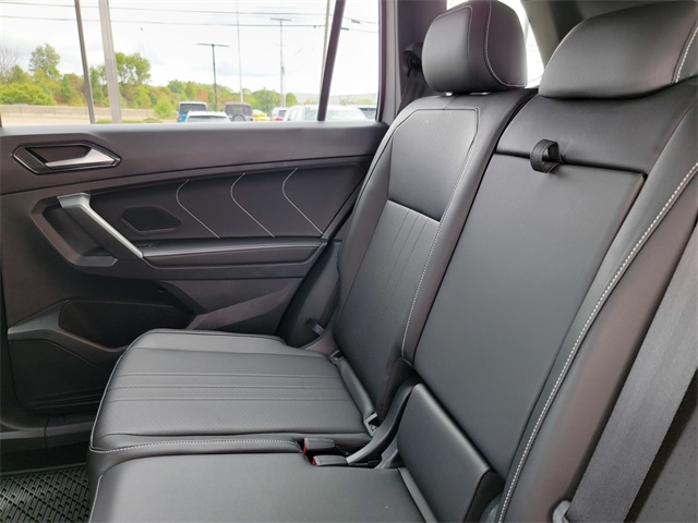 2023 Volkswagen Tiguan SE R-Line Black photo 15