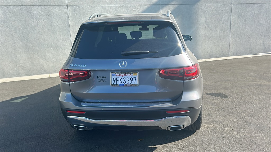 2023 Mercedes Benz GLB 250 photo 4