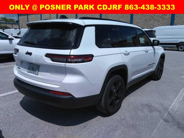 2023 Jeep Grand Cherokee Altitude photo 2