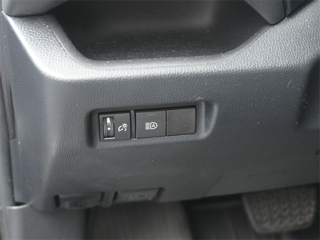 2020 Toyota RAV4 XLE photo 17