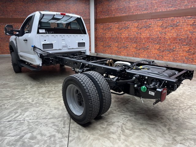 2025 Ford F-550 photo 3