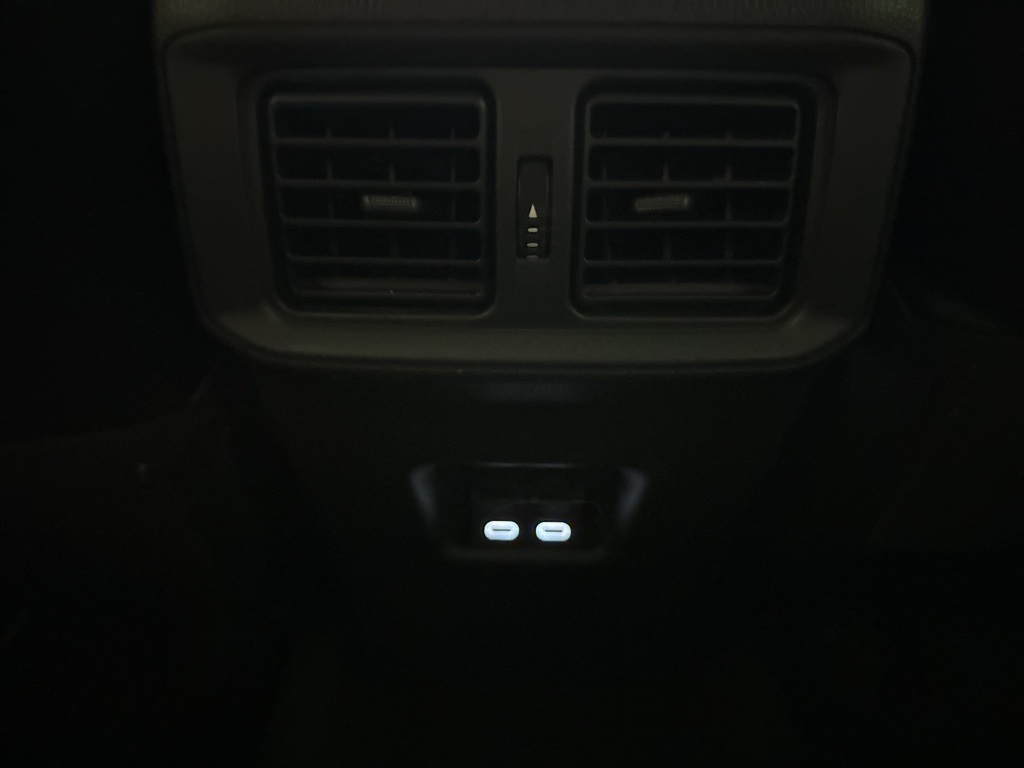 2023 Toyota RAV4 XLE photo 26
