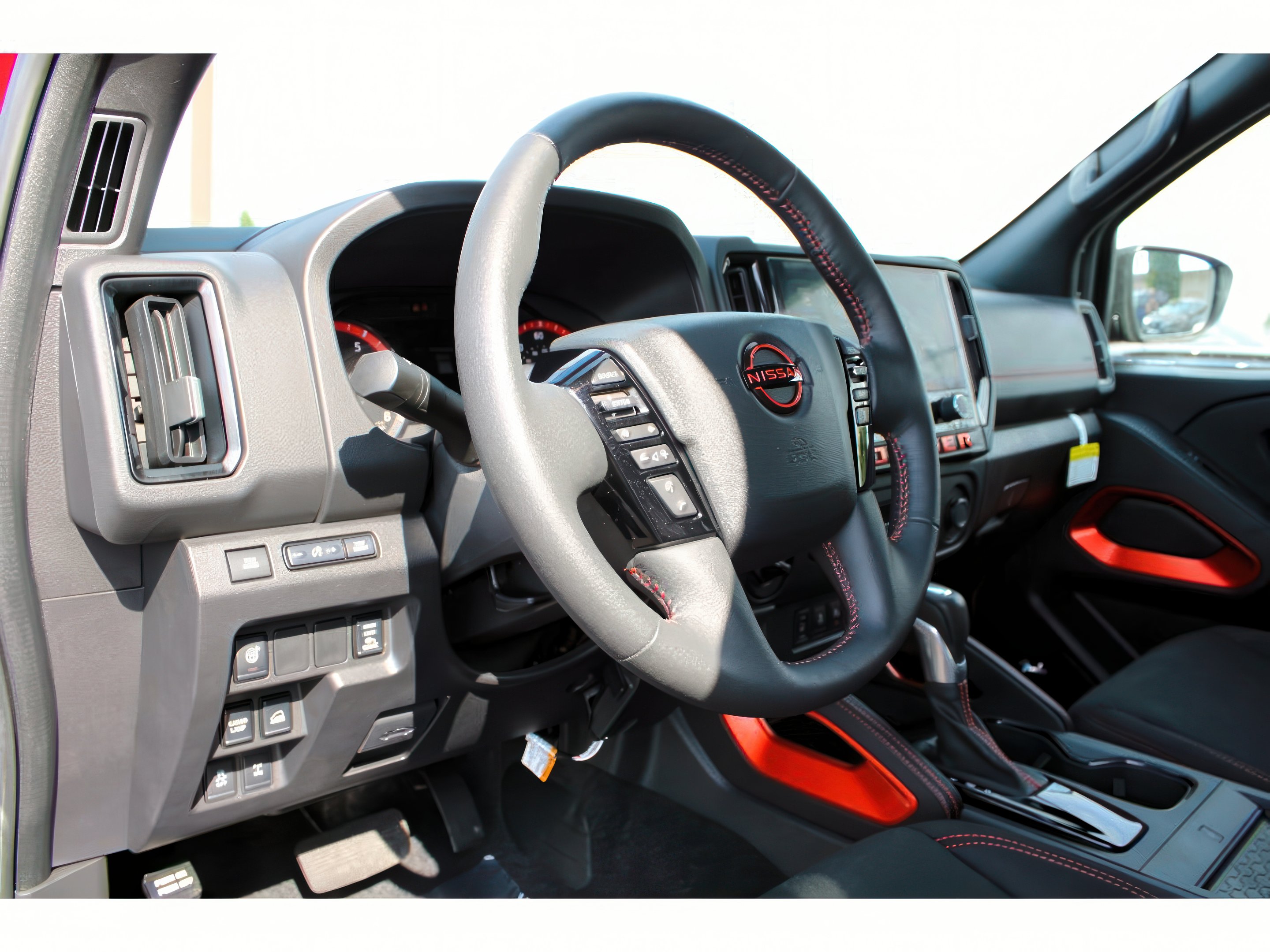 2025 Nissan Frontier PRO-4X photo 15