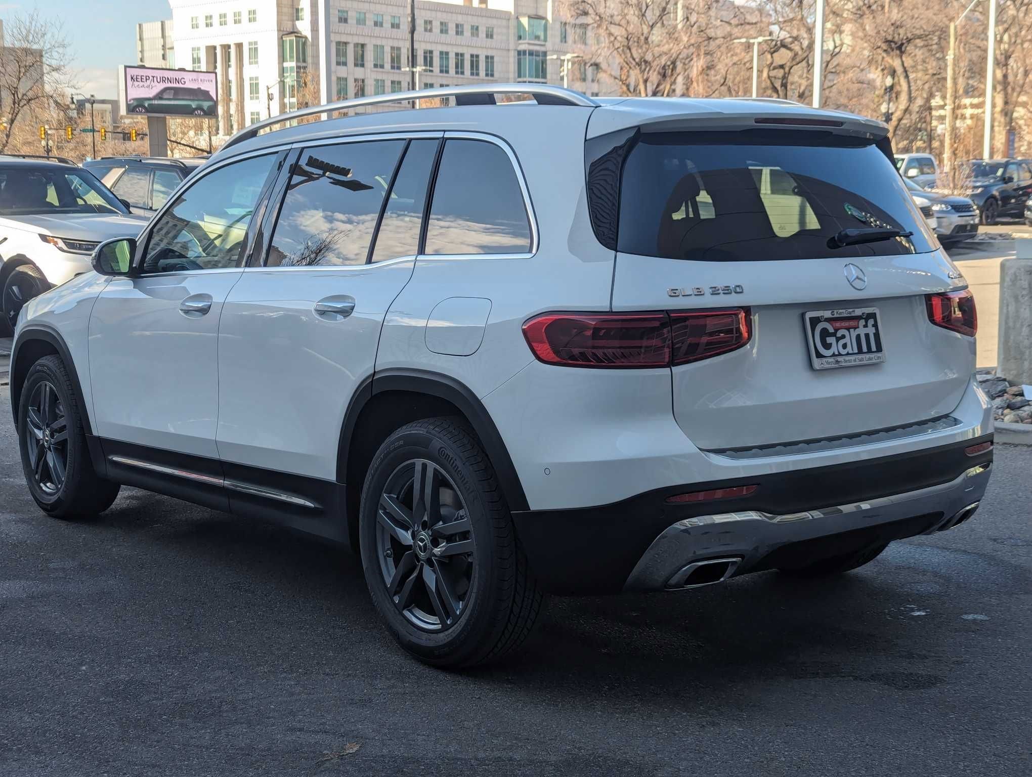 2024 Mercedes Benz GLB 250 4MATIC photo 4