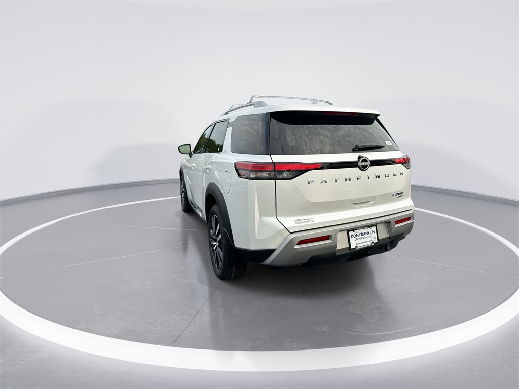 2025 Nissan Pathfinder Platinum photo 6