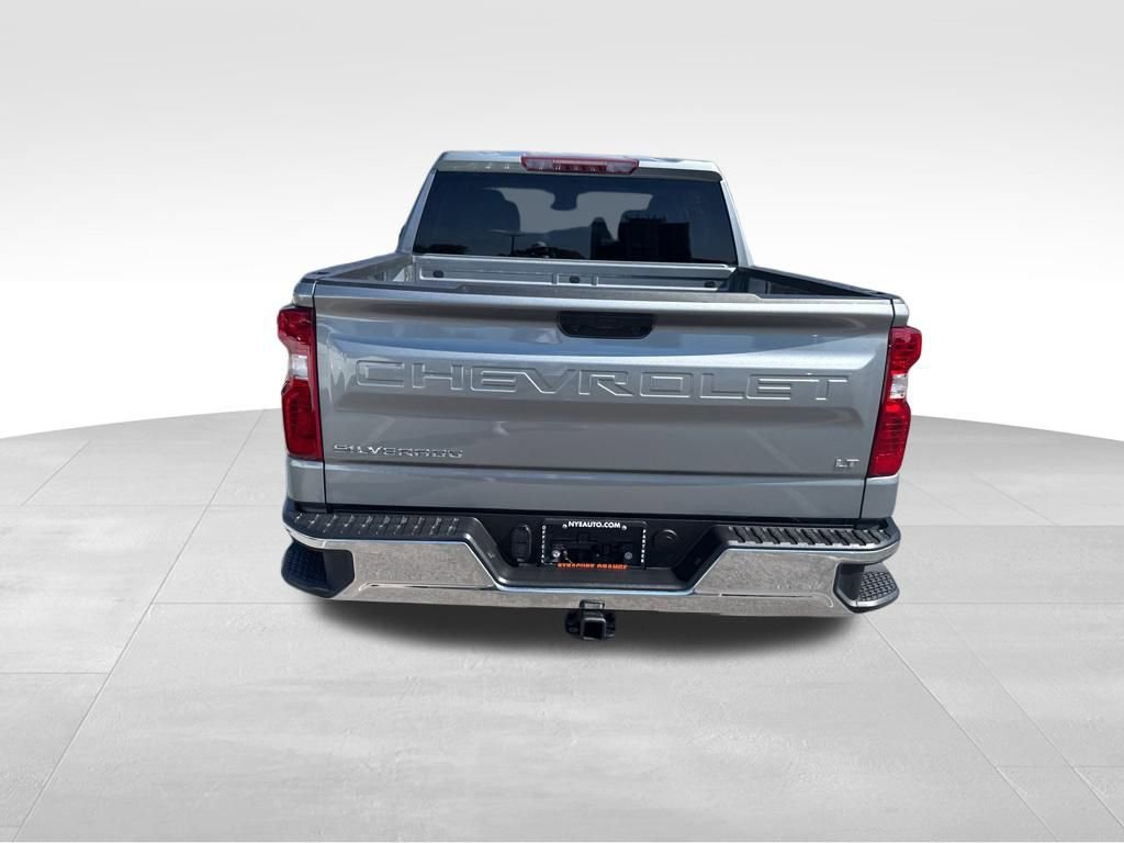 2024 Chevrolet Silverado 1500 LT photo 4