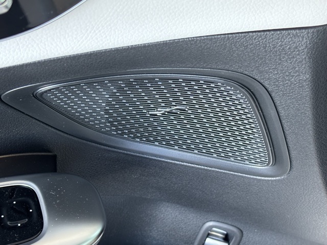 2025 Mercedes Benz C 300 photo 13