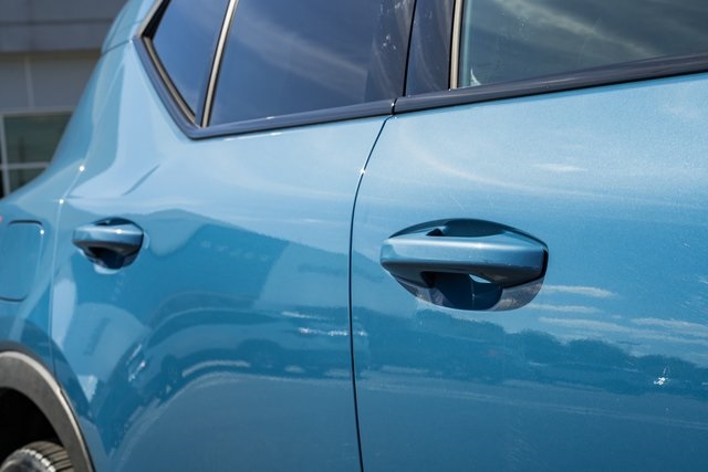 2023 Volvo XC40 Plus photo 10