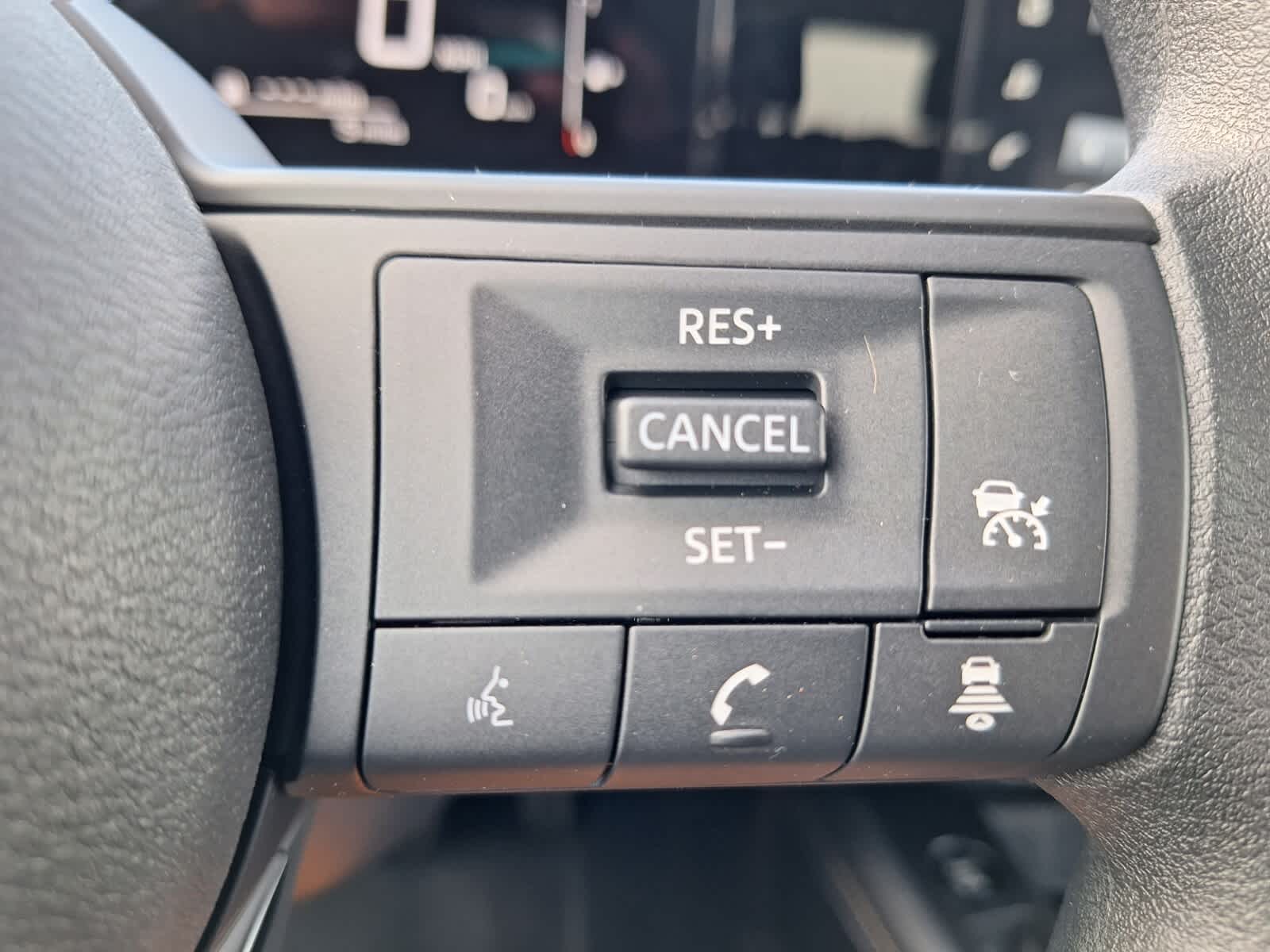 2025 Nissan Kicks SV photo 13