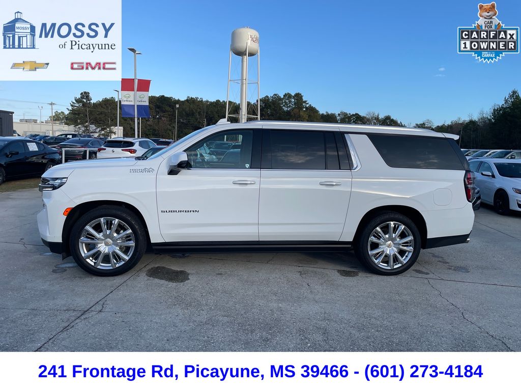 2022 Chevrolet Suburban High Country photo 2