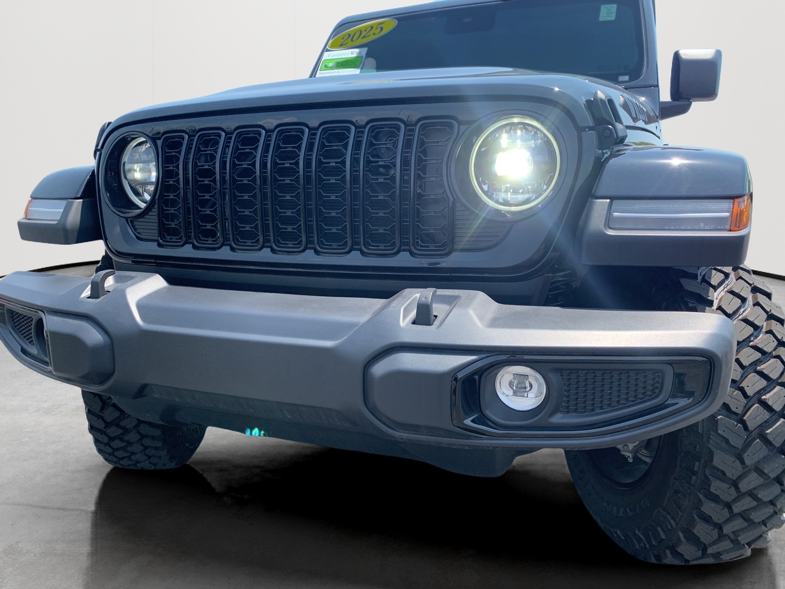 2025 Jeep Gladiator Willys photo 9