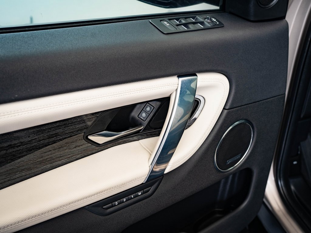 2023 Land Rover Discovery Sport S R-Dynamic photo 23