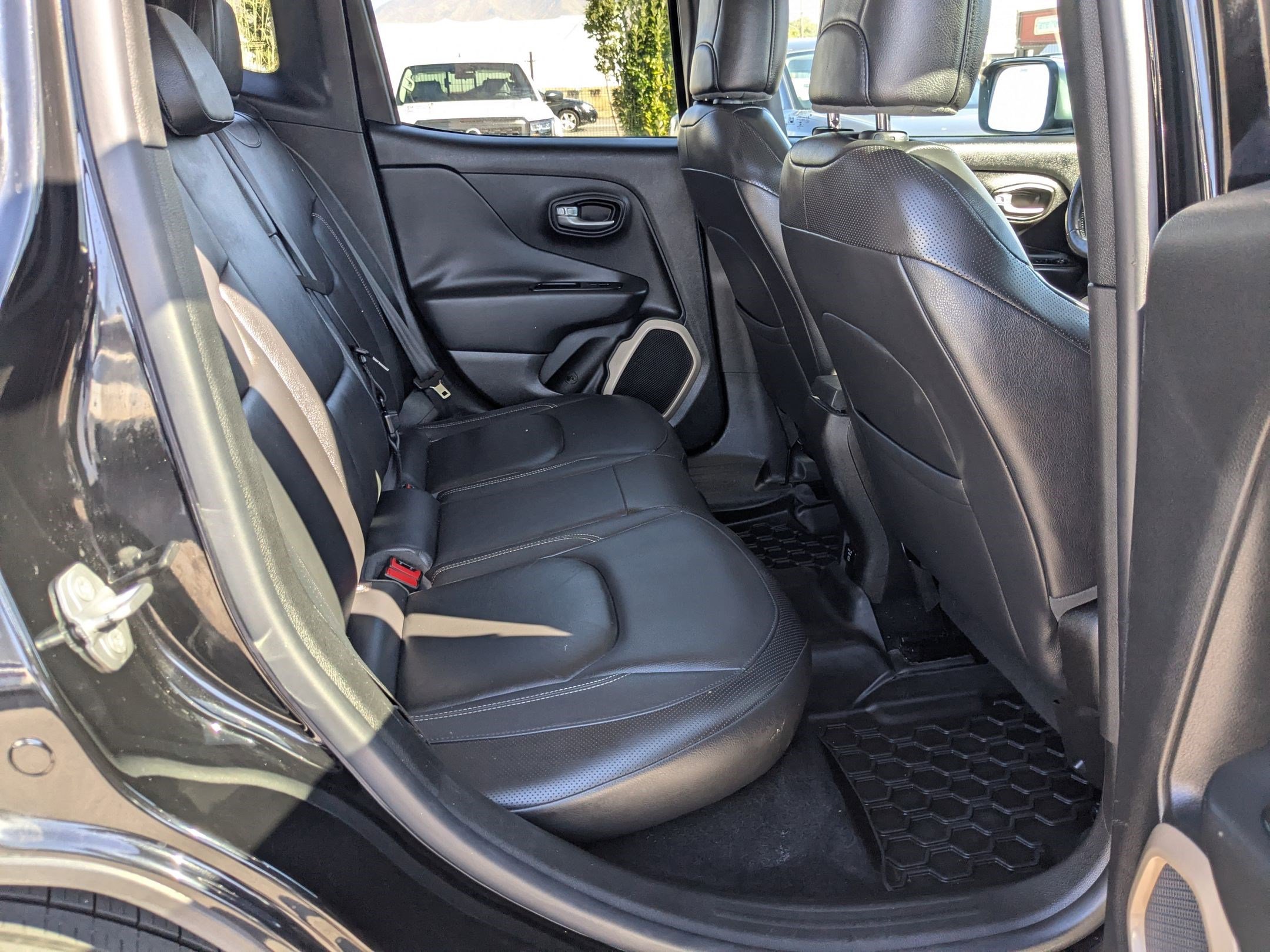 2016 Jeep Renegade Limited photo 19