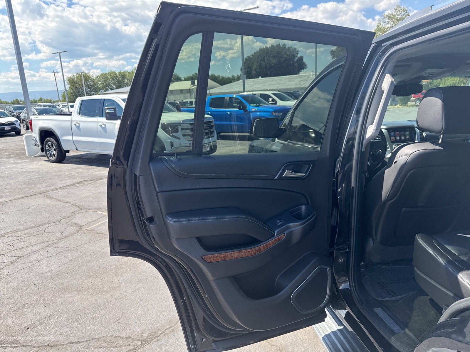 2016 Chevrolet Tahoe LTZ photo 24