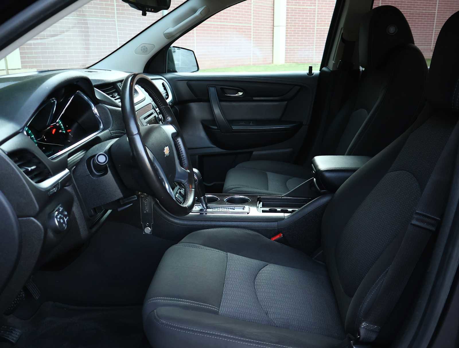 2017 Chevrolet Traverse 1LT photo 18