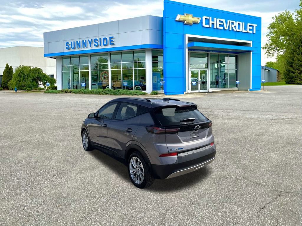 2023 Chevrolet Bolt EUV photo 2