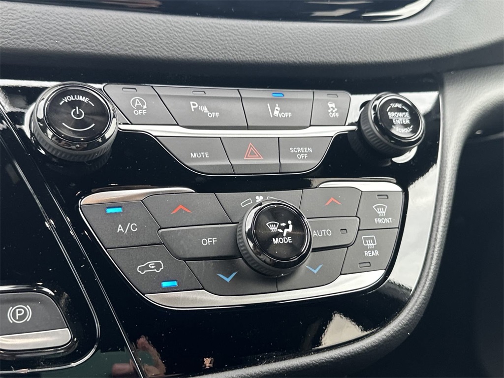 2025 Chrysler Voyager LX photo 18