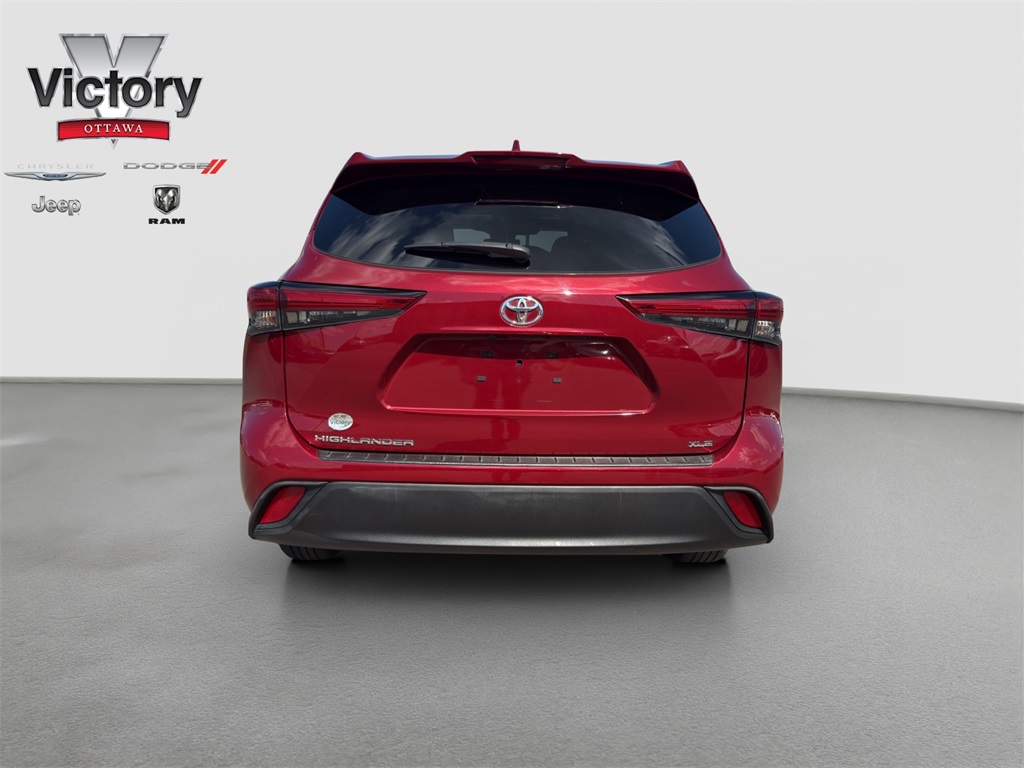 2022 Toyota Highlander XLE photo 5