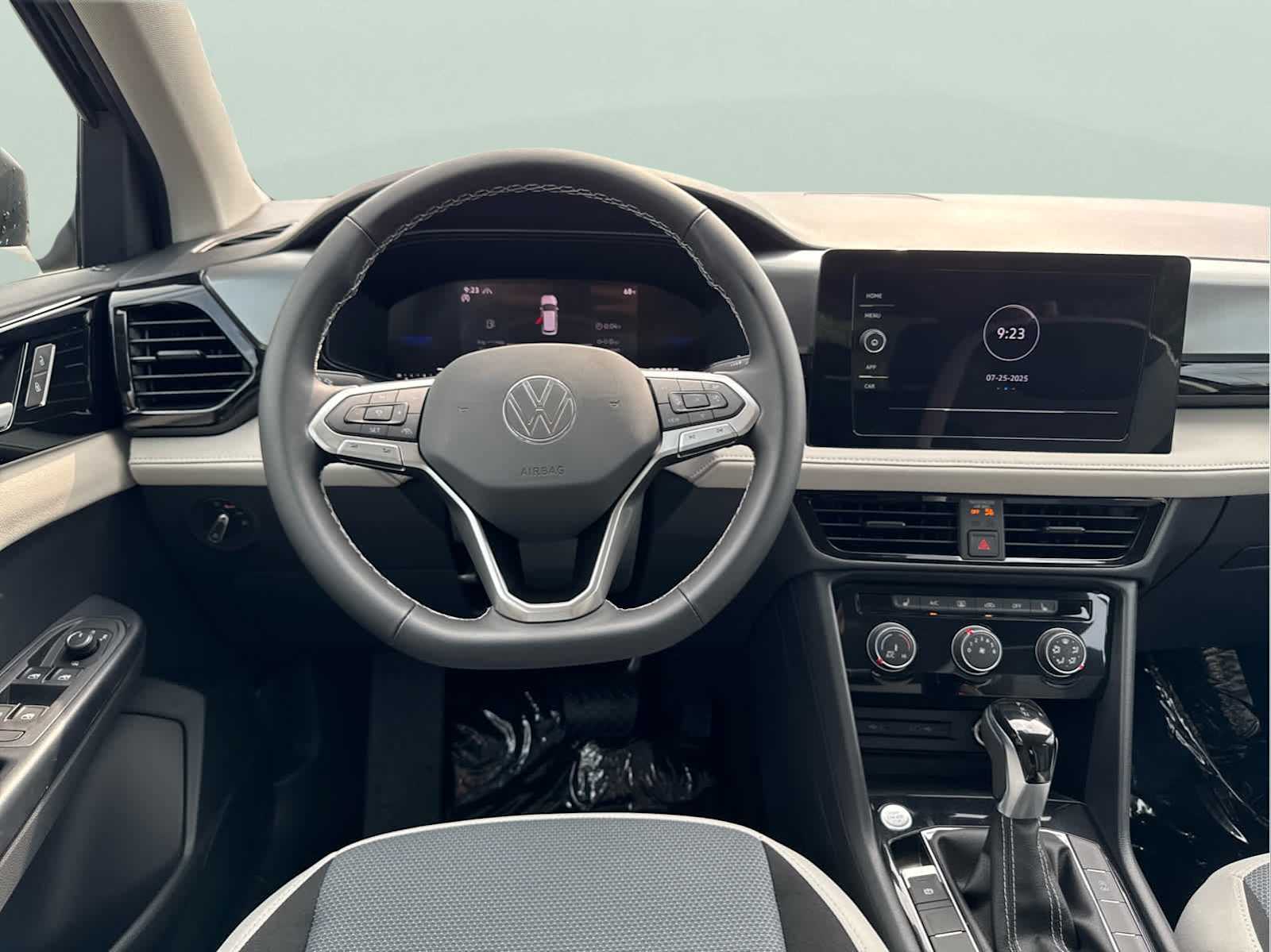 2025 Volkswagen Taos S photo 11