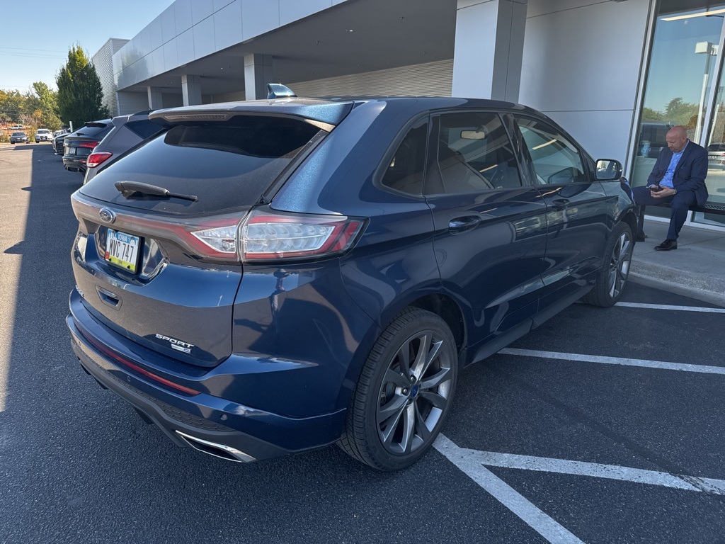 2017 Ford Edge Sport photo 4
