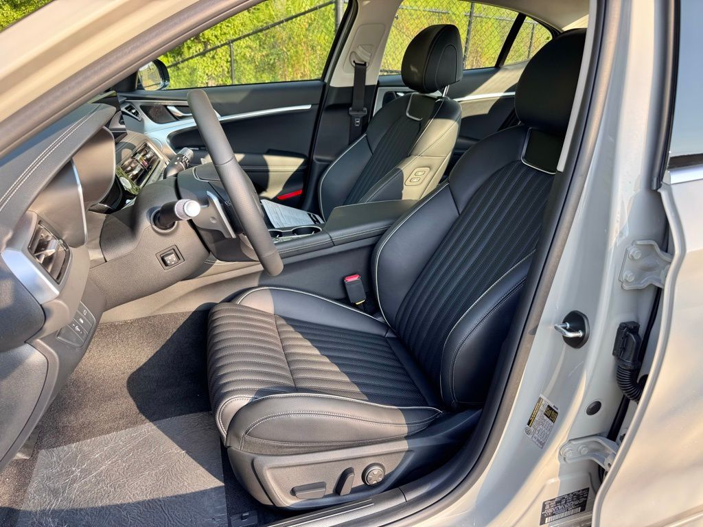 2026 Genesis G70 2.5T Prestige photo 13