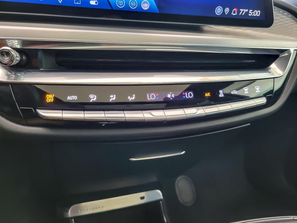 2024 Cadillac Lyriq Luxury photo 13