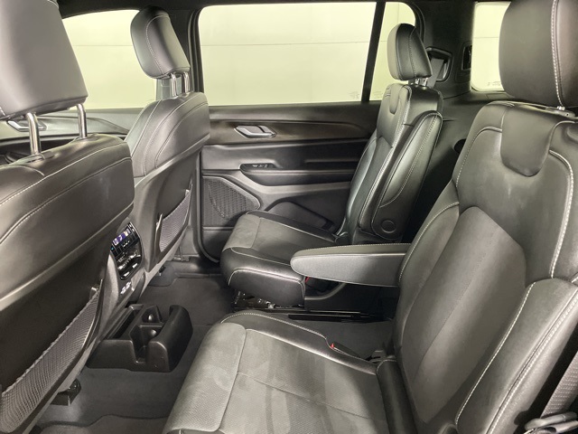 2023 Jeep Grand Cherokee Laredo Altitude photo 35