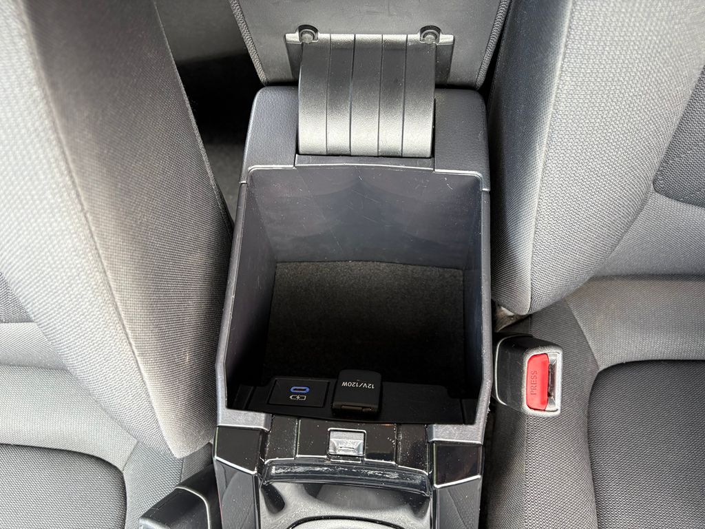 2022 Toyota Corolla LE photo 20