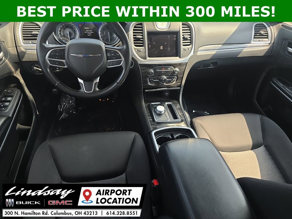 2022 Chrysler 300 Touring photo 7