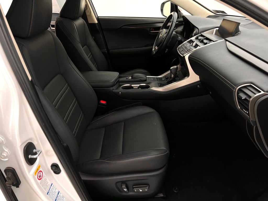 2016 Lexus NX 200t Luxury photo 14
