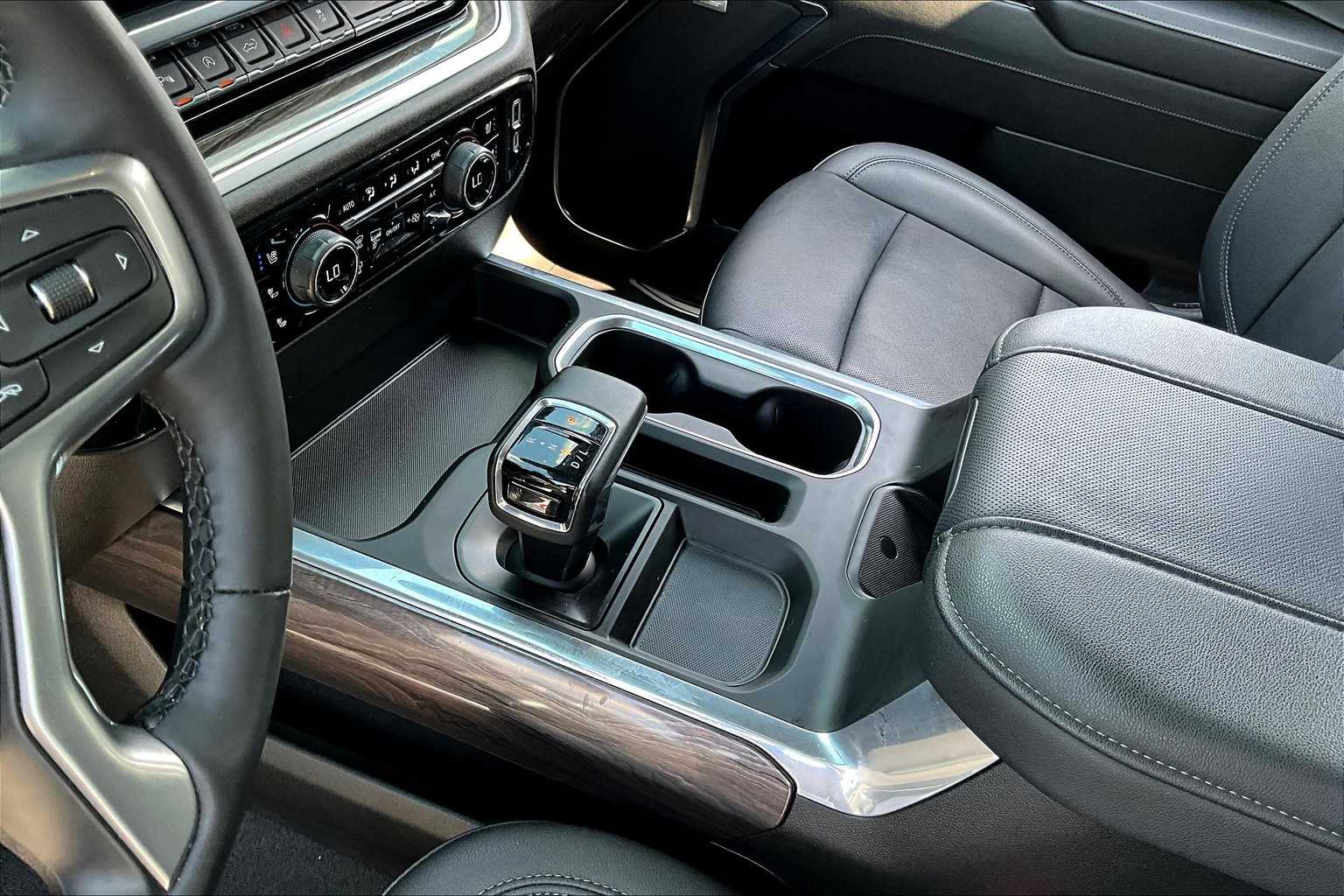 2024 Chevrolet Silverado 1500 LTZ photo 14