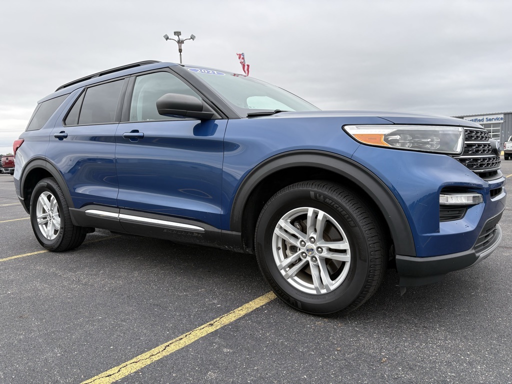 2021 Ford Explorer XLT photo 3