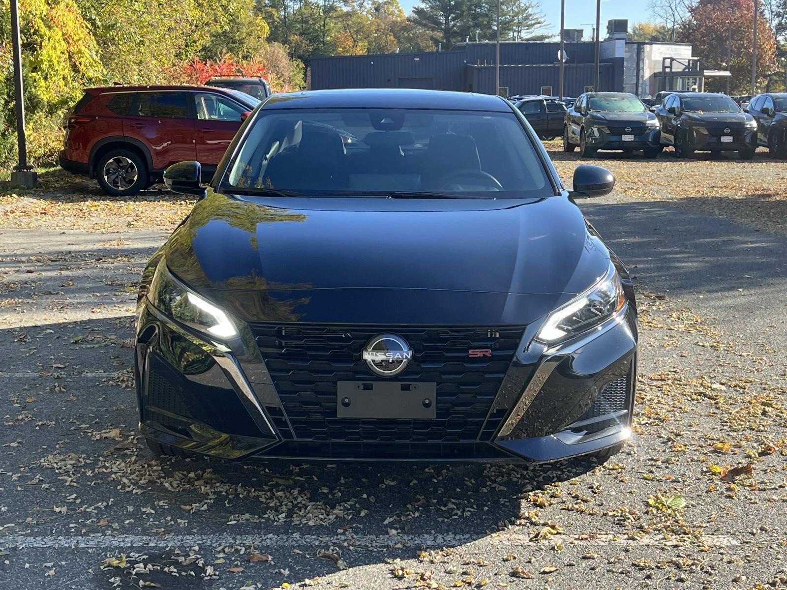 2024 Nissan Altima 2.5 SR photo 2