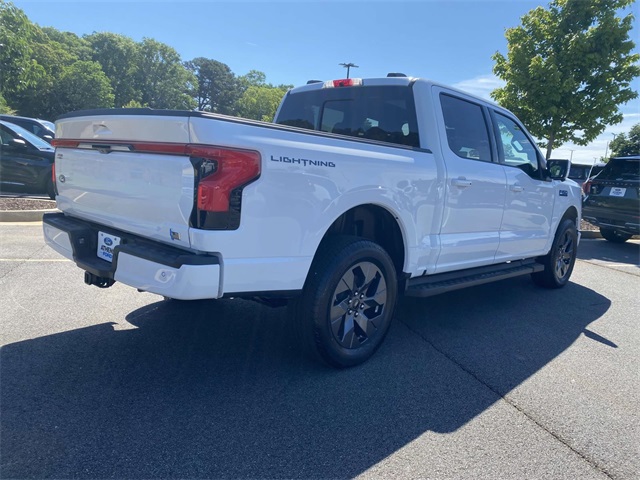 2025 Ford F-150 Lightning photo 3