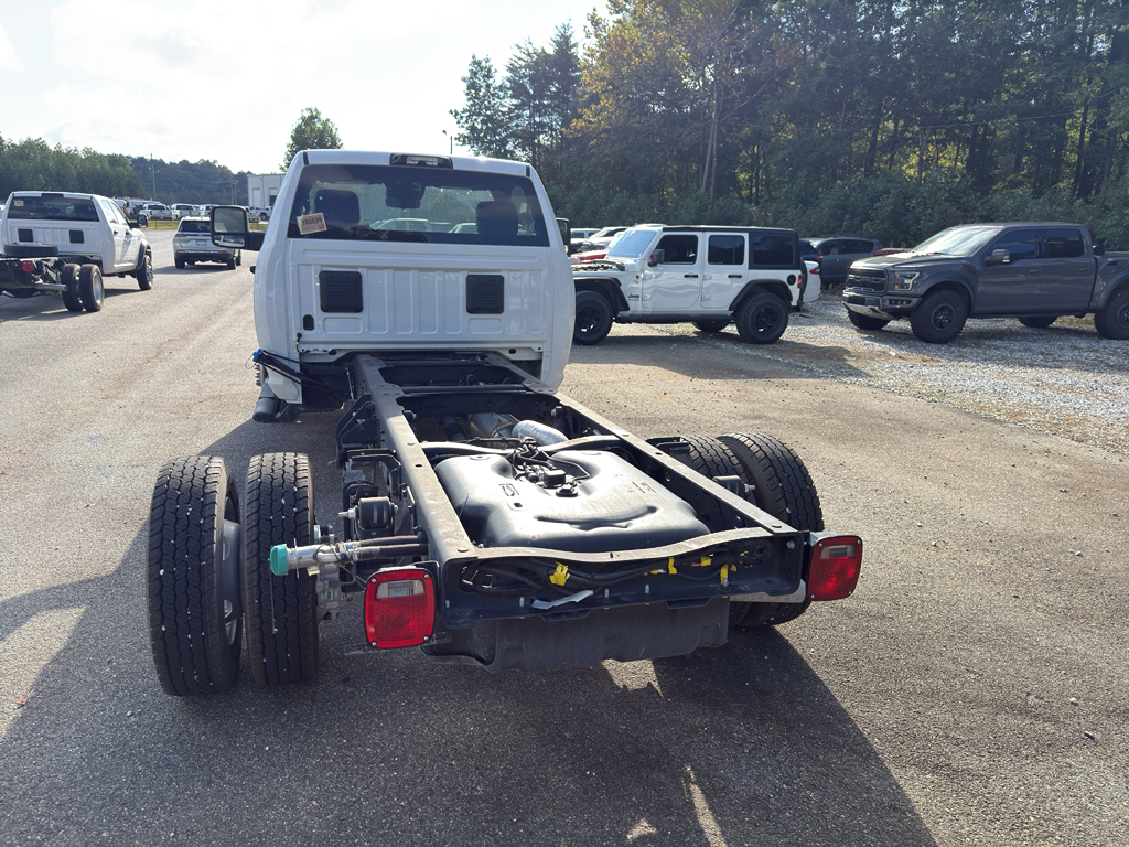 2025 Ram 5500 Tradesman photo 11