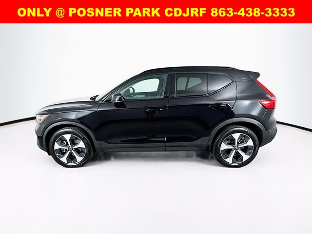 2024 Volvo XC40 Core photo 2