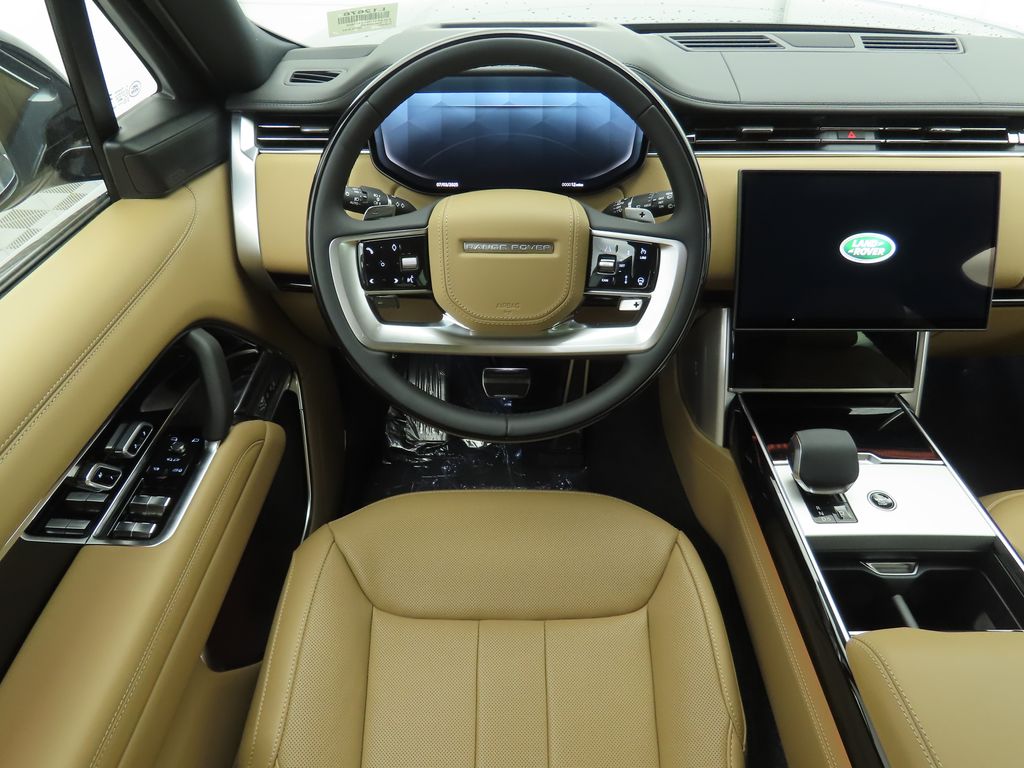 2025 Land Rover Range Rover SE photo 7
