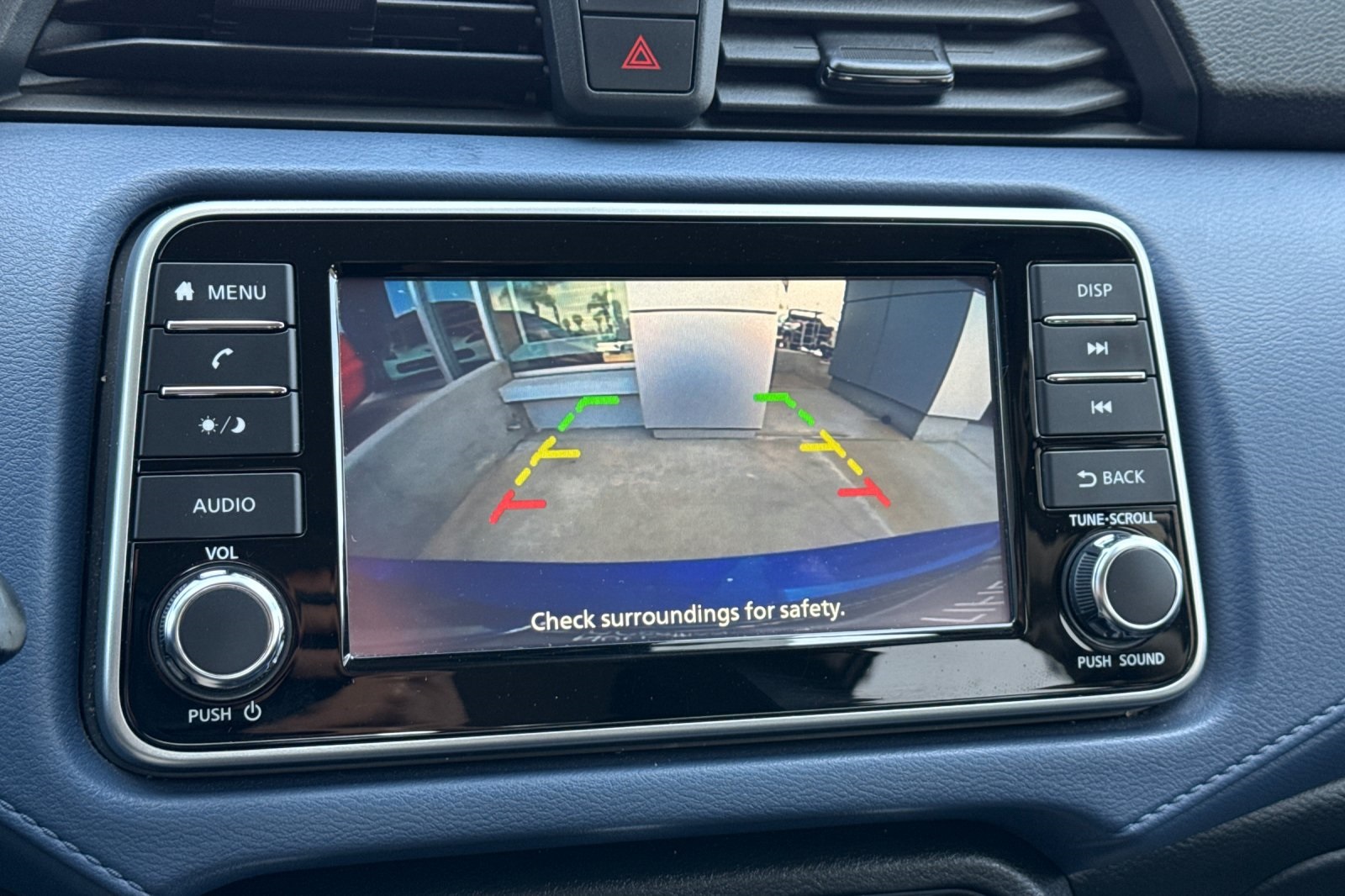 2023 Nissan Versa 1.6 SV photo 21