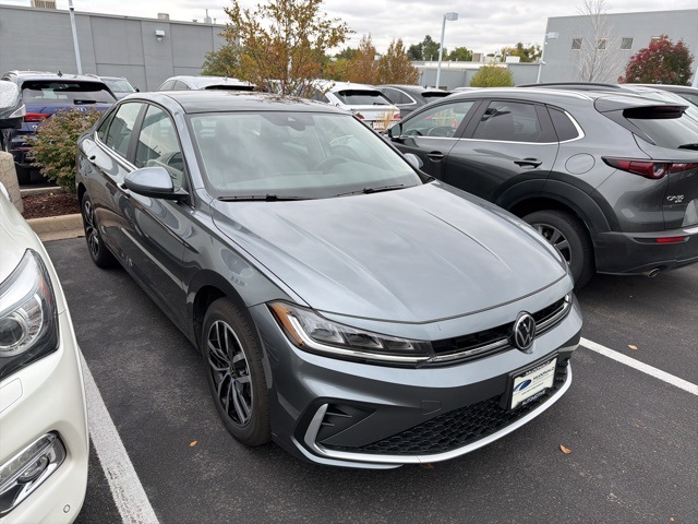 2025 Volkswagen Jetta 1.5T SE photo 3