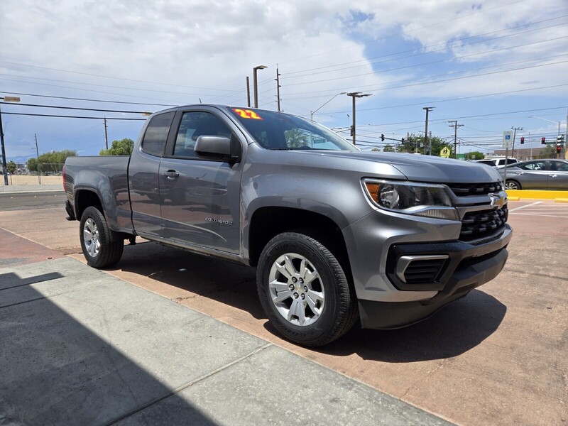 2022 Chevrolet Colorado LT photo 3